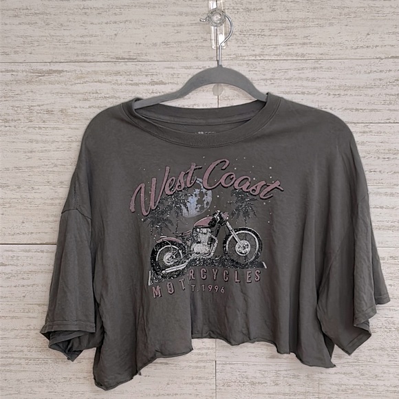 social scene Tops - Social Scene West Coast Motorcycles Crop Top | SIZE L